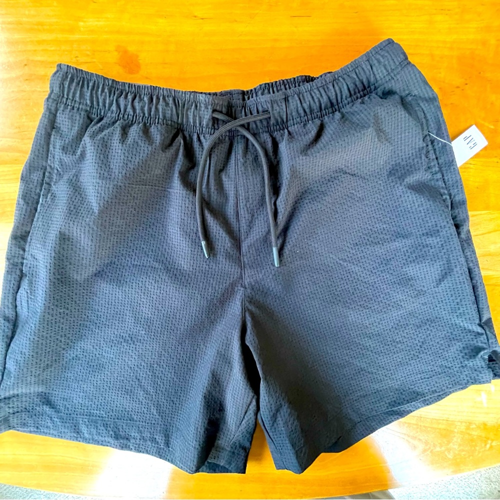 Gap Men’s Swim Trunks Size M. NWT